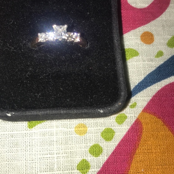 Jewelry - Diamond Engagement‎ ring